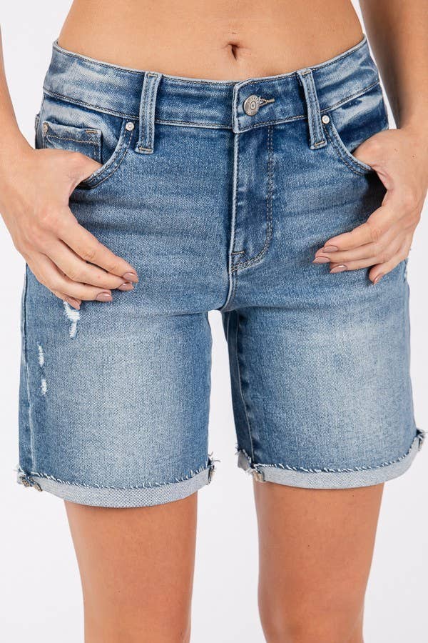 MID RISE STRETCH 7-INCH MIDI SHORTS W/ CUFFED HEM