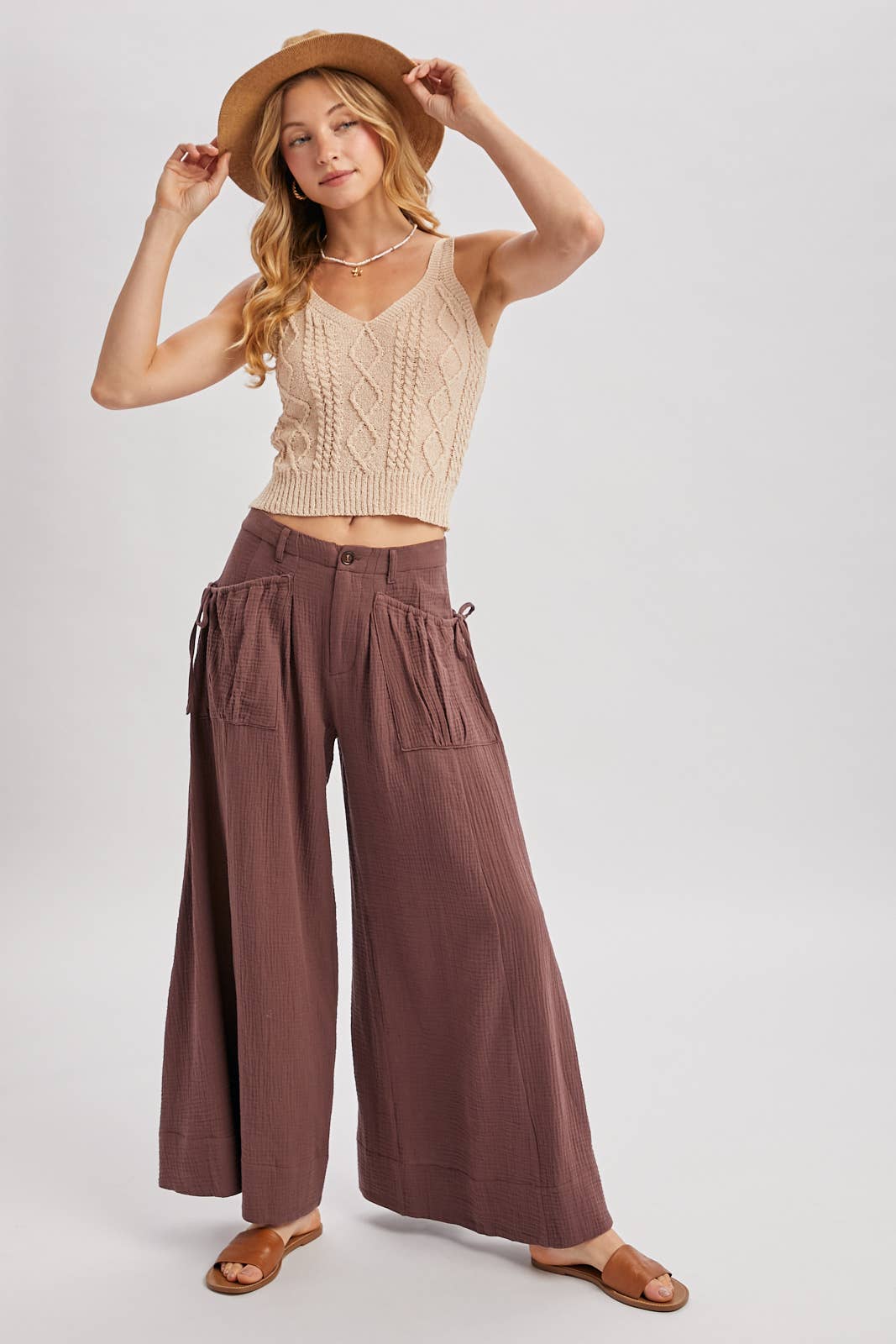 CABLE KNIT V-NECK SLEEVELESS TOP