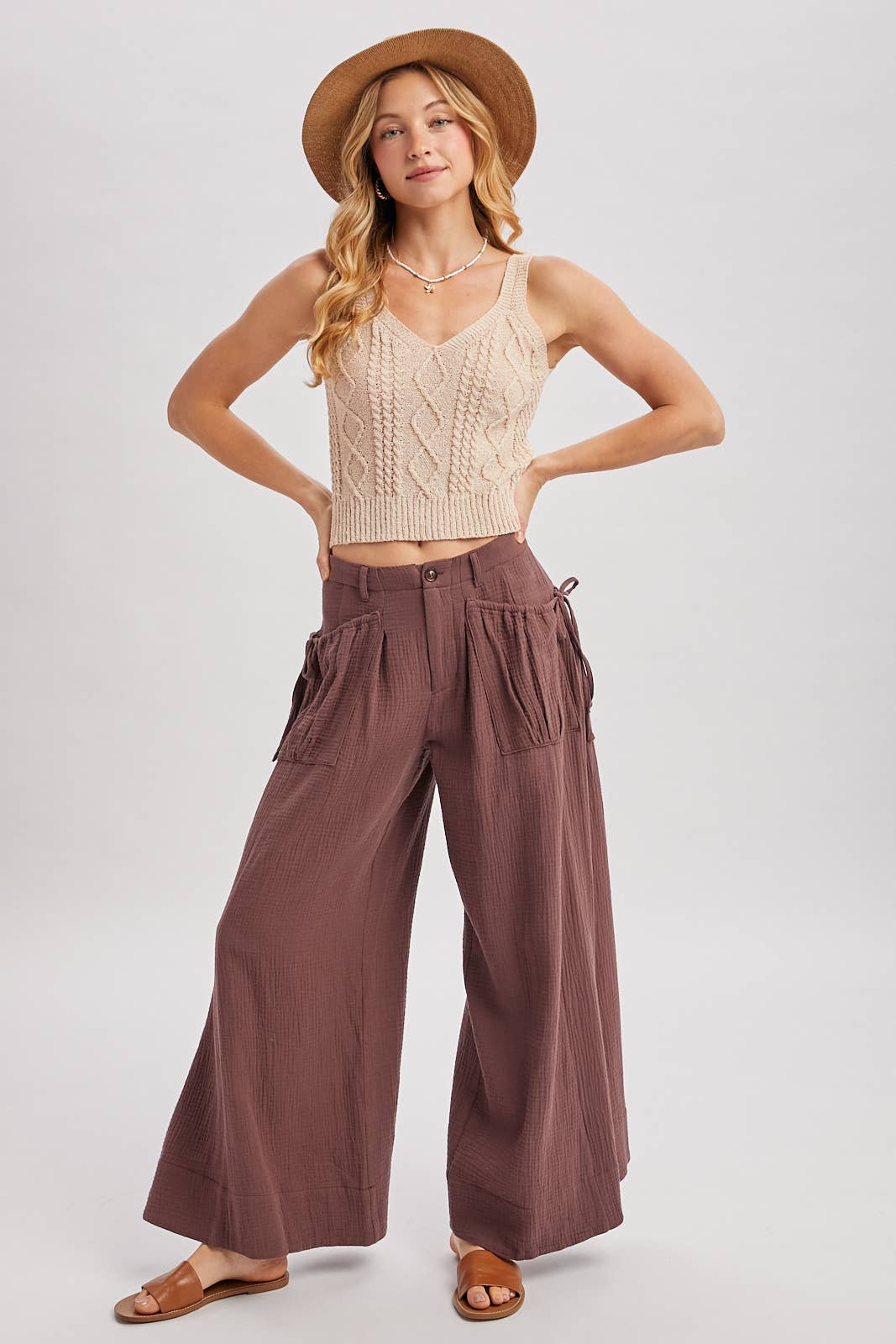 CABLE KNIT V-NECK SLEEVELESS TOP