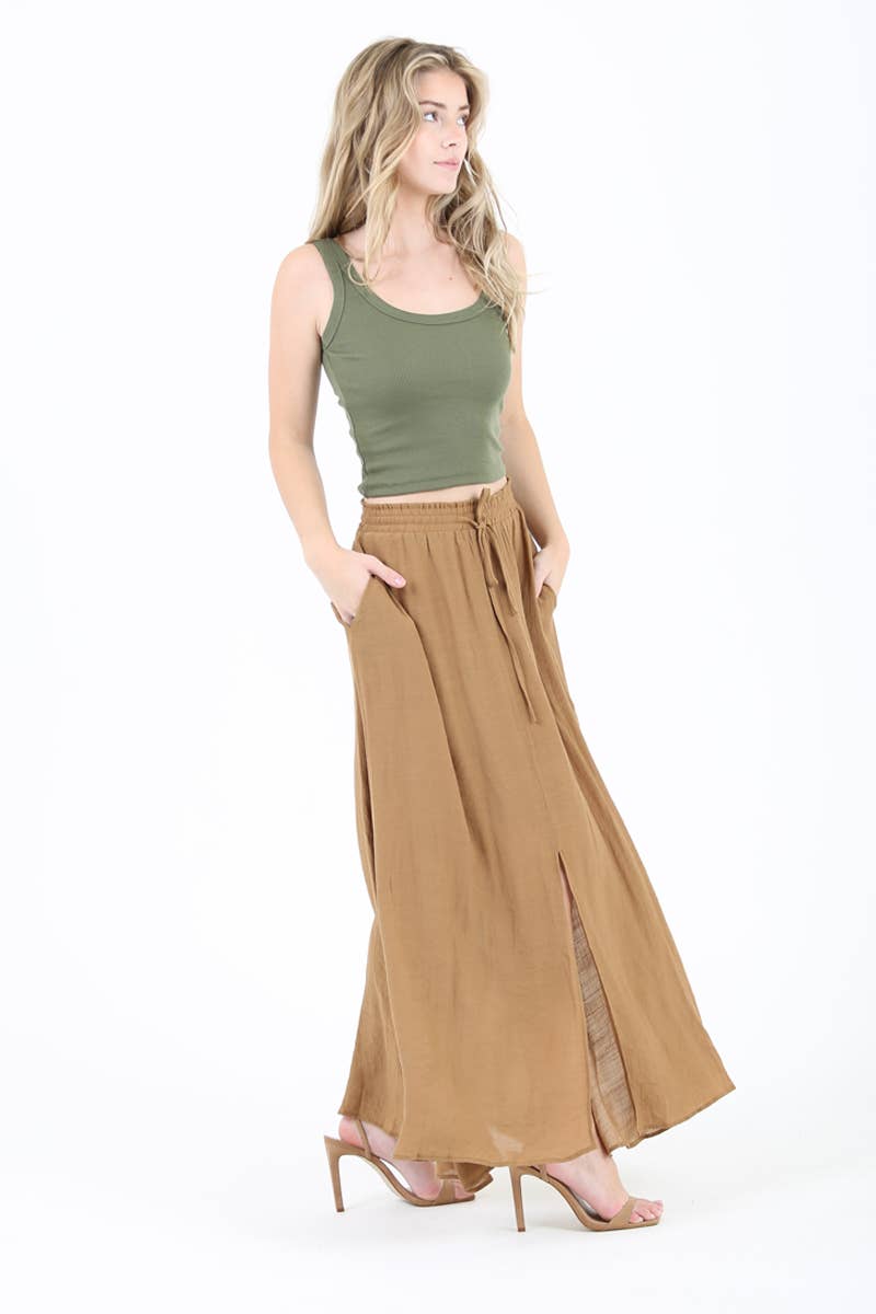 WOMEN’S SKIRT WITH SLIT