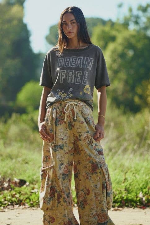 DREAM FREE FLORAL GRAPHIC MINERAL WASH TOP- OVERSIZED