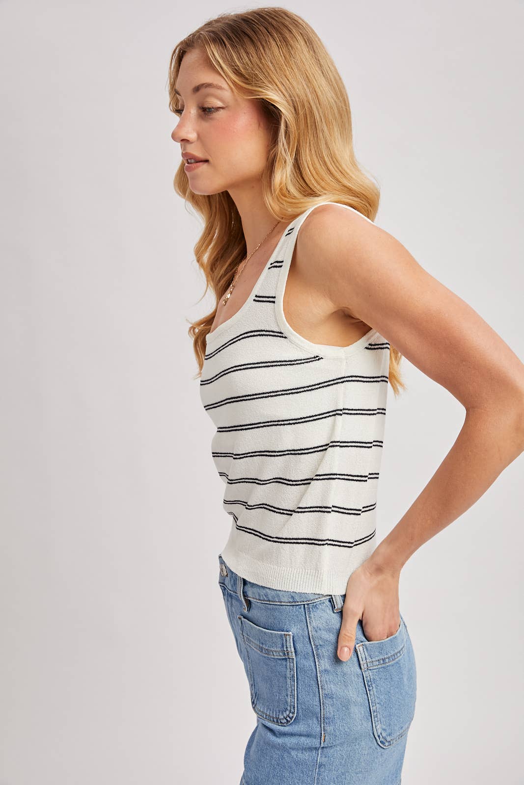 STRIPED KNIT SLEEVELESS TANK TOP