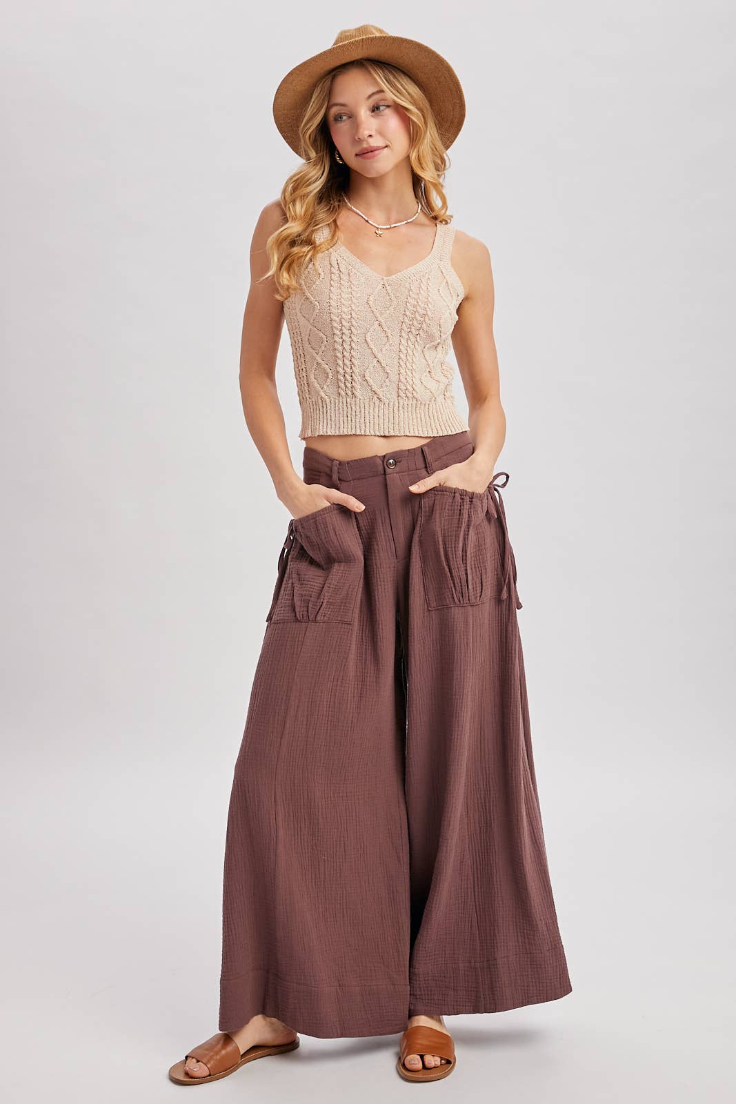 CABLE KNIT V-NECK SLEEVELESS TOP