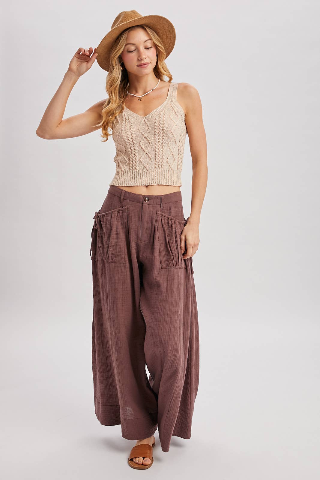 CABLE KNIT V-NECK SLEEVELESS TOP